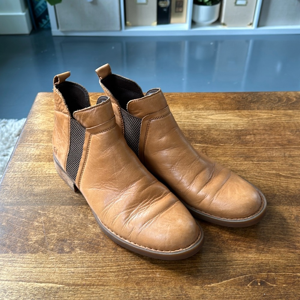 Women's Born Leather Ankle Bootie, 9.5